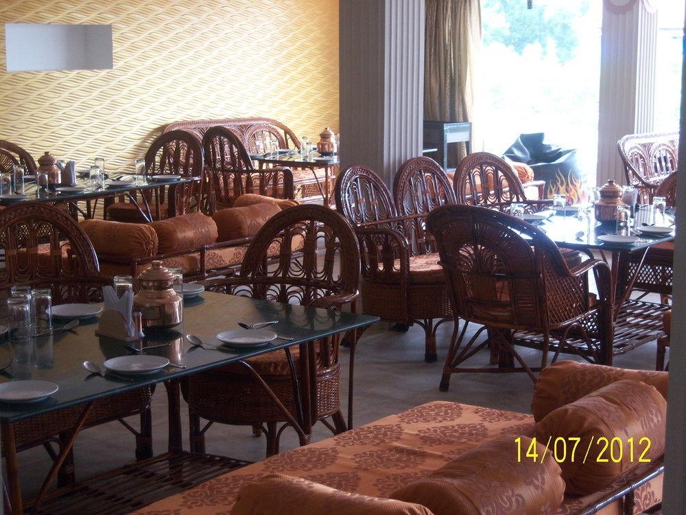 Hotel Maan Residency Satellite Road Ahmedabad Ngoại thất bức ảnh