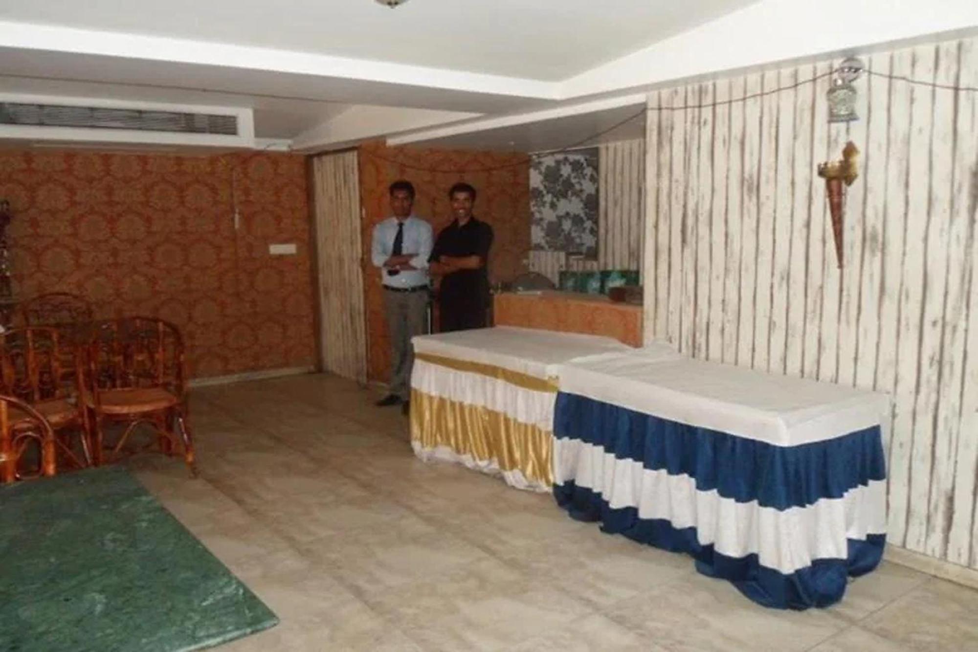 Hotel Maan Residency Satellite Road Ahmedabad Ngoại thất bức ảnh