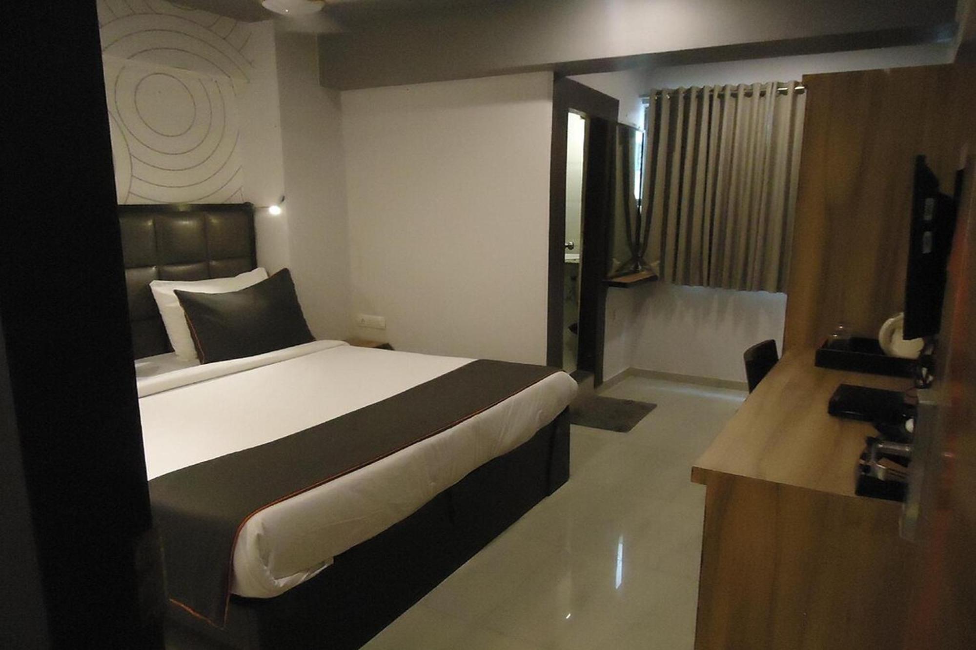 Hotel Maan Residency Satellite Road Ahmedabad Ngoại thất bức ảnh
