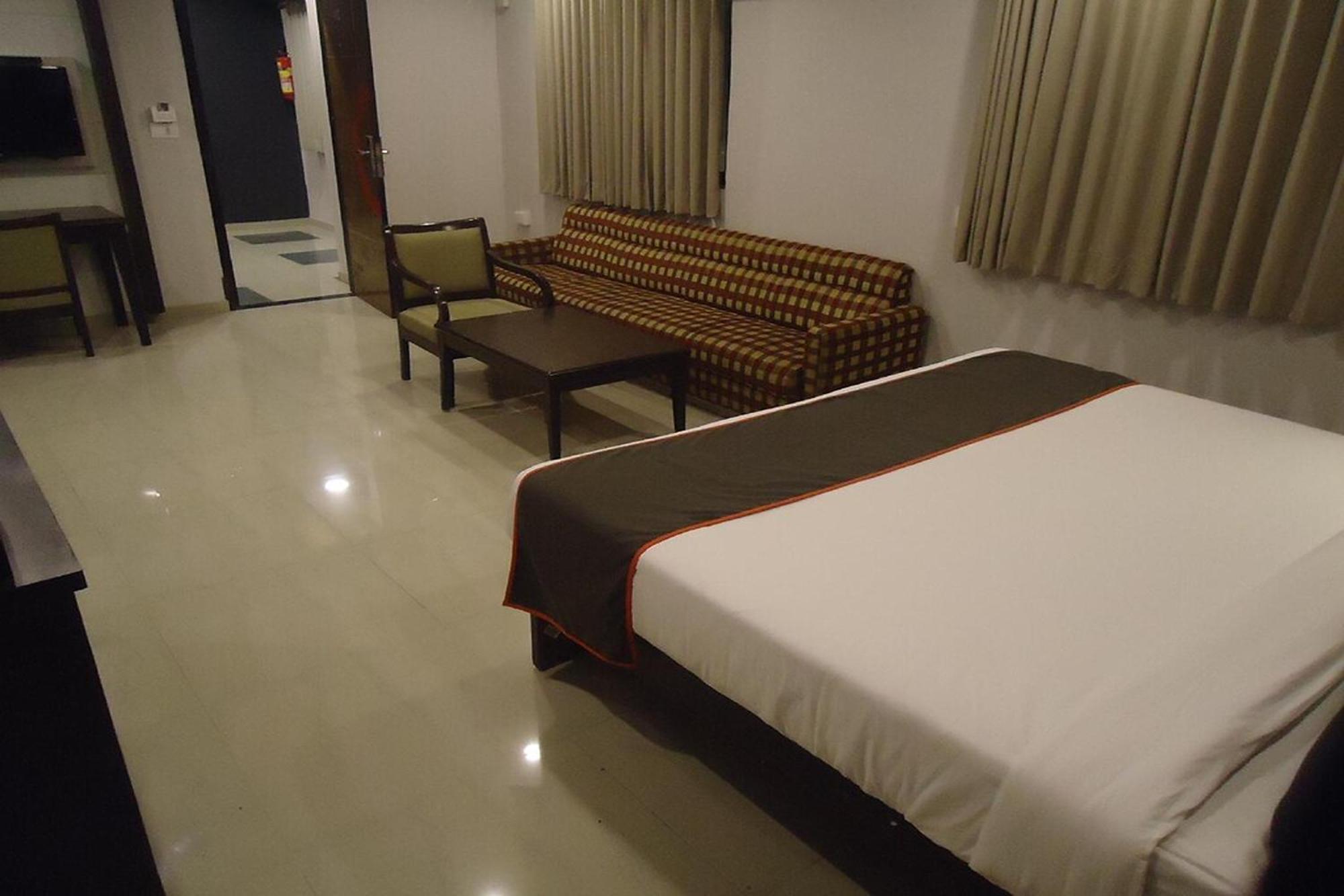 Hotel Maan Residency Satellite Road Ahmedabad Ngoại thất bức ảnh