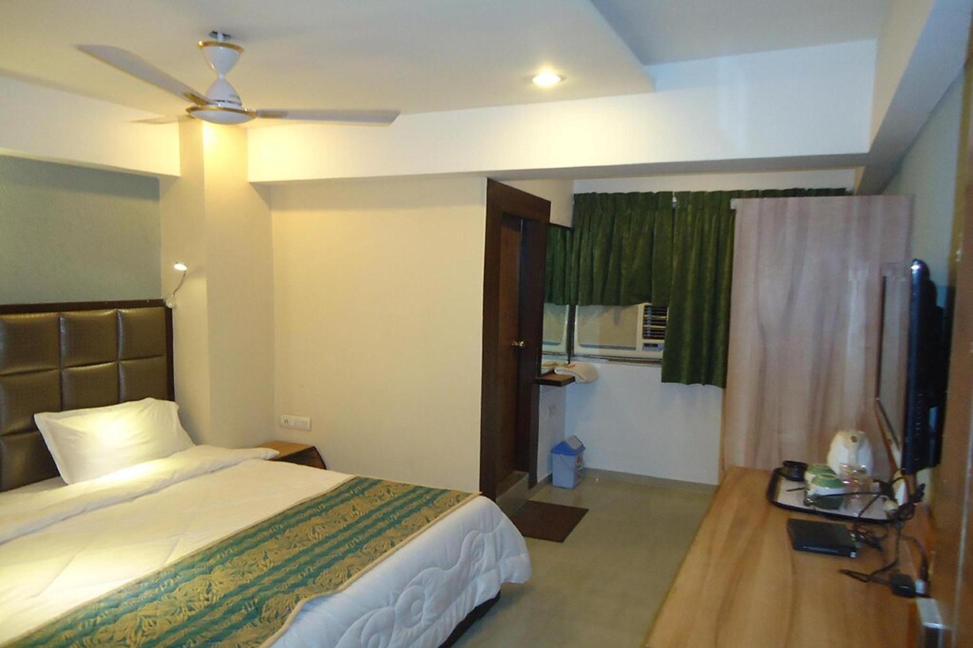Hotel Maan Residency Satellite Road Ahmedabad Ngoại thất bức ảnh
