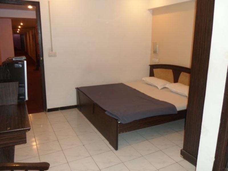 Hotel Maan Residency Satellite Road Ahmedabad Ngoại thất bức ảnh