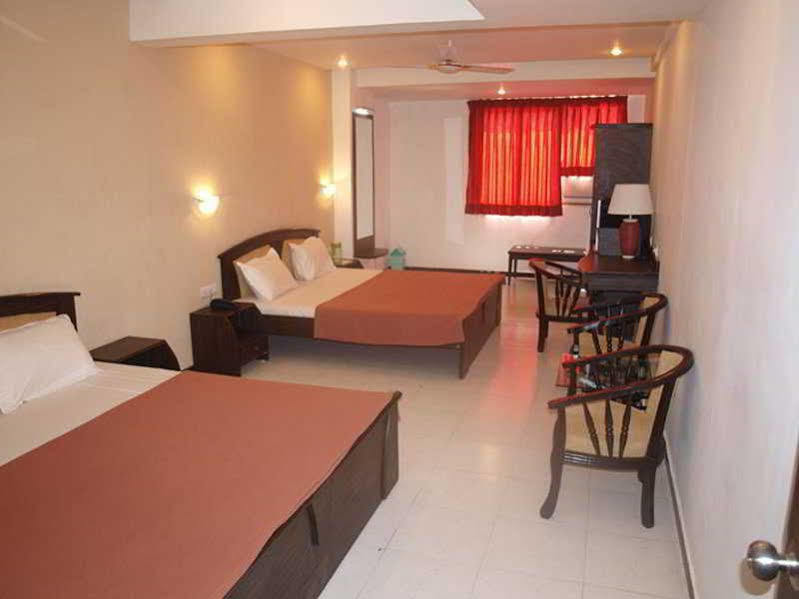 Hotel Maan Residency Satellite Road Ahmedabad Ngoại thất bức ảnh