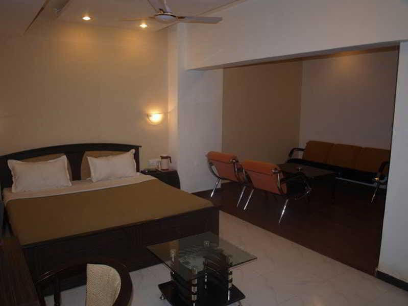 Hotel Maan Residency Satellite Road Ahmedabad Ngoại thất bức ảnh