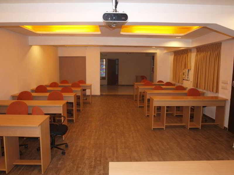 Hotel Maan Residency Satellite Road Ahmedabad Ngoại thất bức ảnh